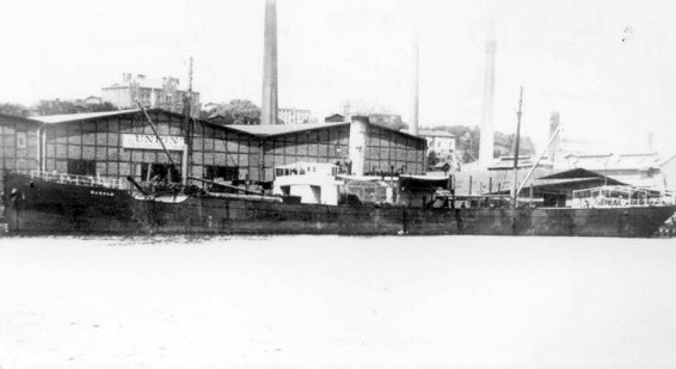 Tekslo-havaisten var et kullskip, bygget som SS «Romola» i 1889 hos Ropner & Son, Stockton-on-Tees i England.