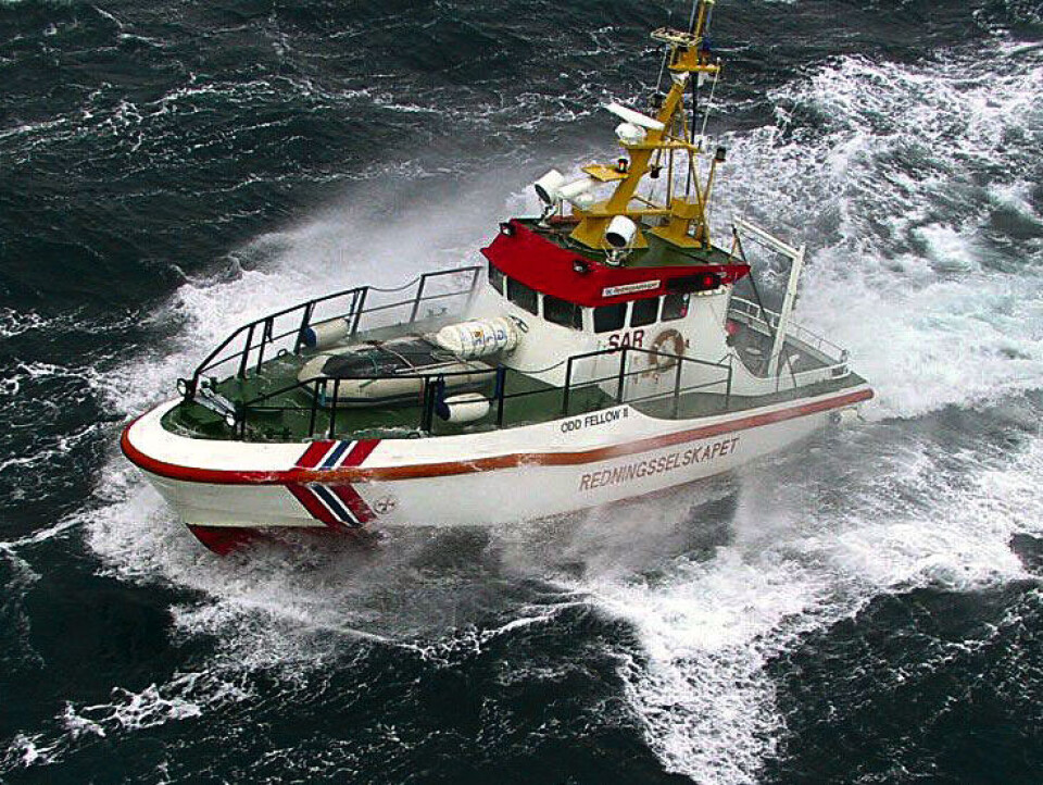 RS Odd Fellow II under øvelse med 330-skvadronen. Sterk storm. 14.02.2002. Redningshelikopter. Ørland