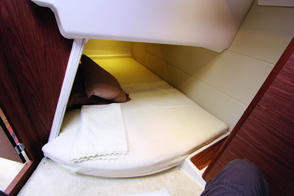 NATTERO: Stikk-kabinen er lys og lun og har god plass til to.
