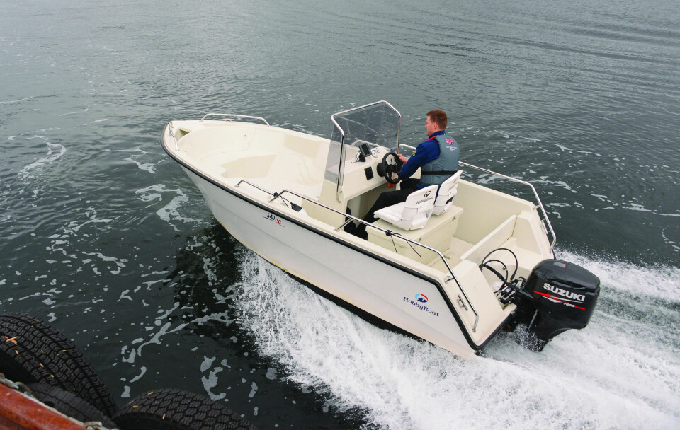 FUNKSJONELL: Masse plass, høye relinger og fin stødighet. Hobby 540 CC er en god fiskebåt.