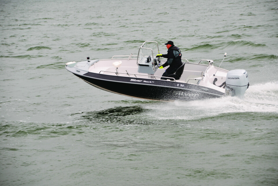 FAMILIELIKHET: Silvers fiskebåt er en klassisk, finsk aluminium/glasfiberhybrid med gode kjøreegenskaper.