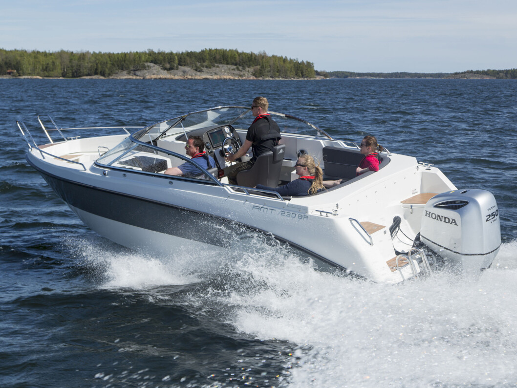 MED HONDA: Norskeide Oceanmaster får fra nyttår Honda på hekken. MED HONDA: Norskeide Oceanmaster får fra nyttår Honda på hekken.