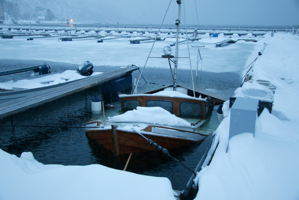 PASS PÅ: Båten trenger jevnlig sjekk om vinteren.