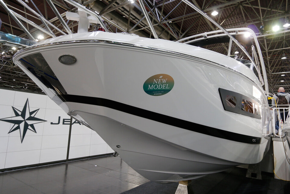 AMERIKANSK: Four Winns V255 vant European Powerboat of the Year i klassen opp til 25 fot. AMERIKANSK: Four Winns V255 vant European Powerboat of the Year i klassen opp til 25 fot.