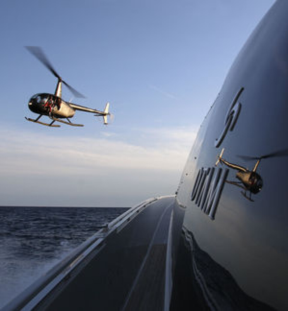 DOKUMENTERES: Prøveturen ble vel dokumentert med luftfoto. Alle luftbildene i artiklene er tatt fra dette helikopteret. DOKUMENTERES: Prøveturen ble vel dokumentert med luftfoto. Alle luftbildene i artiklene er tatt fra dette helikopteret.