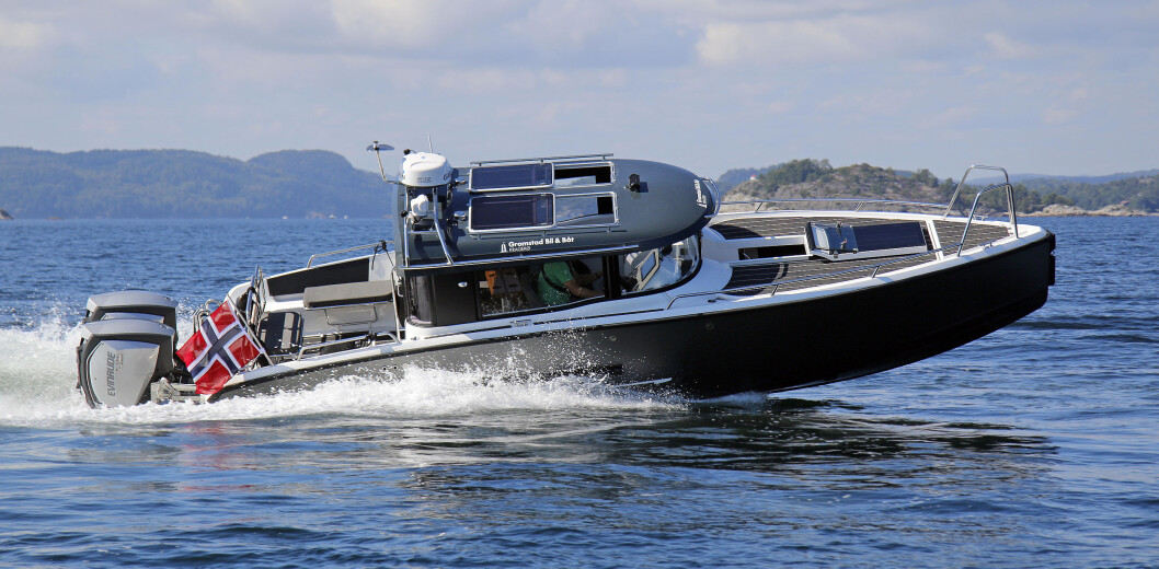 XO 270 RS Front Cabin OB XO 270 RS Front Cabin OB