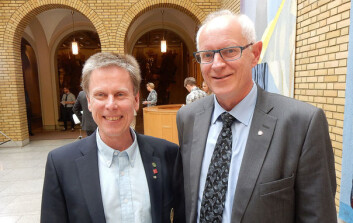 STØTTE: Endre Solvang i KNBF får hjelp av Magne Rommetveit til å få saker om fritidsbåter på dagsorden på Stortinget. STØTTE: Endre Solvang i KNBF får hjelp av Magne Rommetveit til å få saker om fritidsbåter på dagsorden på Stortinget.