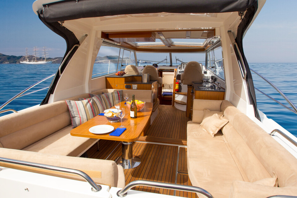 Lanserer Saga 370