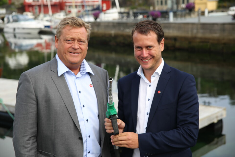 ØNSKER AVGIFTSFRITT: Harald T. Nesvik og Helge André Njåstad ønsker å fjerne veiavgift på båtbensin.