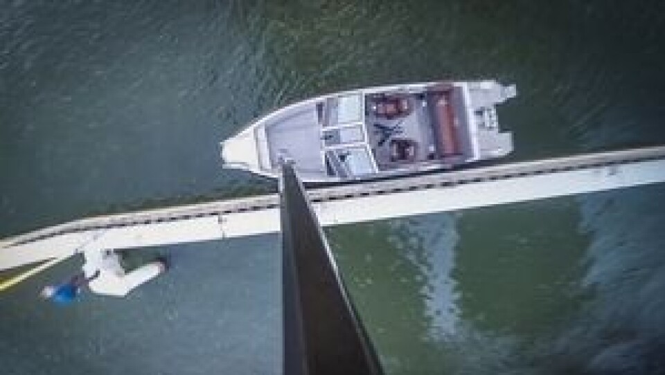 SPETT FRA 11 METER: Blir det hull i aluminiumsbåten?