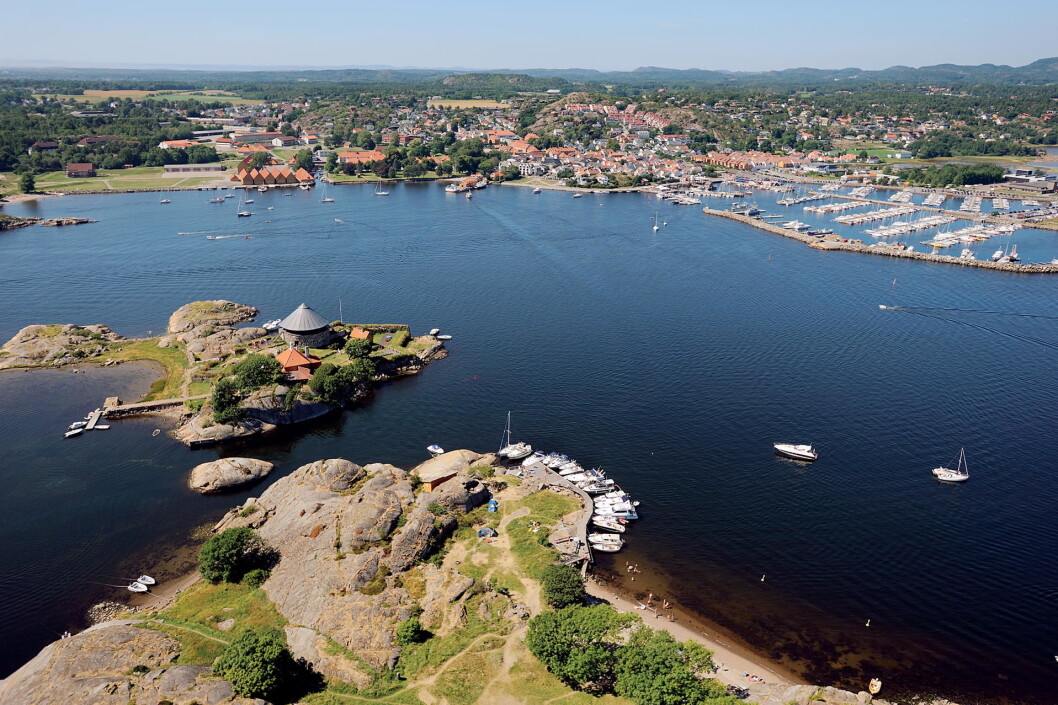 Stavernsøya med Citadelløya. Stavernsøya med Citadelløya.