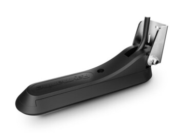 Det er giveren som er halve moroa fra Raymarine denne gangen. Her får du utforske RealVision 3D bildene mens gyrostabilisatoren sørger for bølgestabilisering. Det er det ingen av konkurrentene som har - enda. Bilde: Raymarine Det er giveren som er halve moroa fra Raymarine denne gangen. Her får du utforske RealVision 3D bildene mens gyrostabilisatoren sørger for bølgestabilisering. Det er det ingen av konkurrentene som har - enda. Bilde: Raymarine