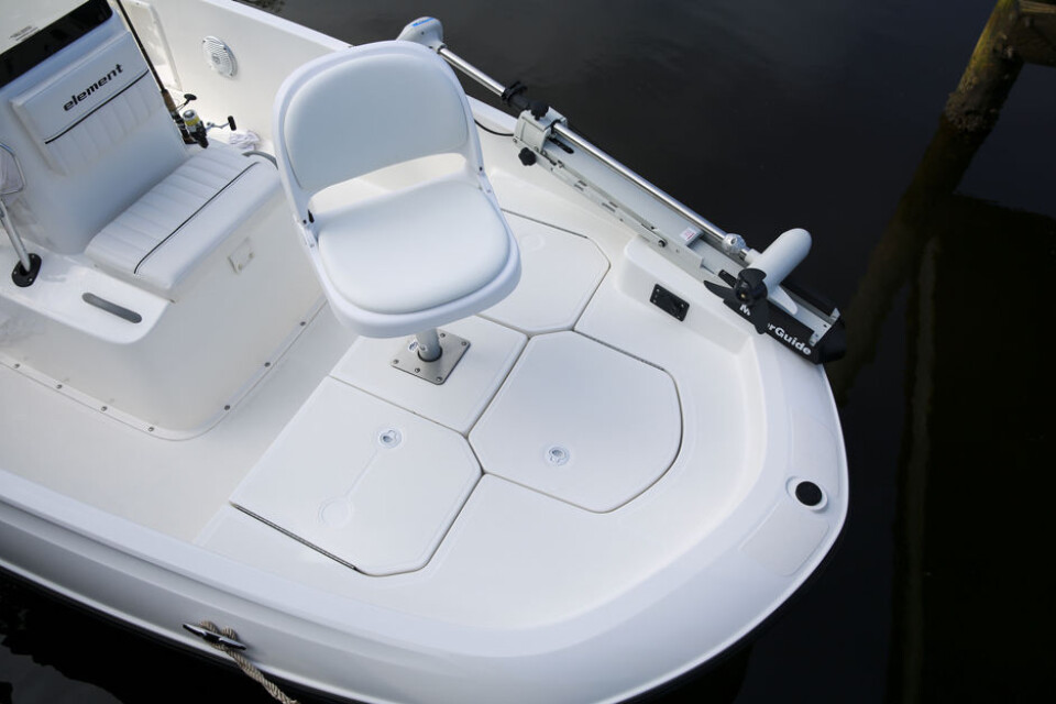 Bayliner CC5: Ulv i myke fåreklær. Bayliner CC5: Ulv i myke fåreklær.