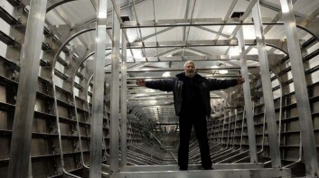 METALL: Den 80 fots lange båten vil veie 15 tonn, men lastes med nesten 30 tonn drivstoff. Båten blir bygget i aluminium. METALL: Den 80 fots lange båten vil veie 15 tonn, men lastes med nesten 30 tonn drivstoff. Båten blir bygget i aluminium.