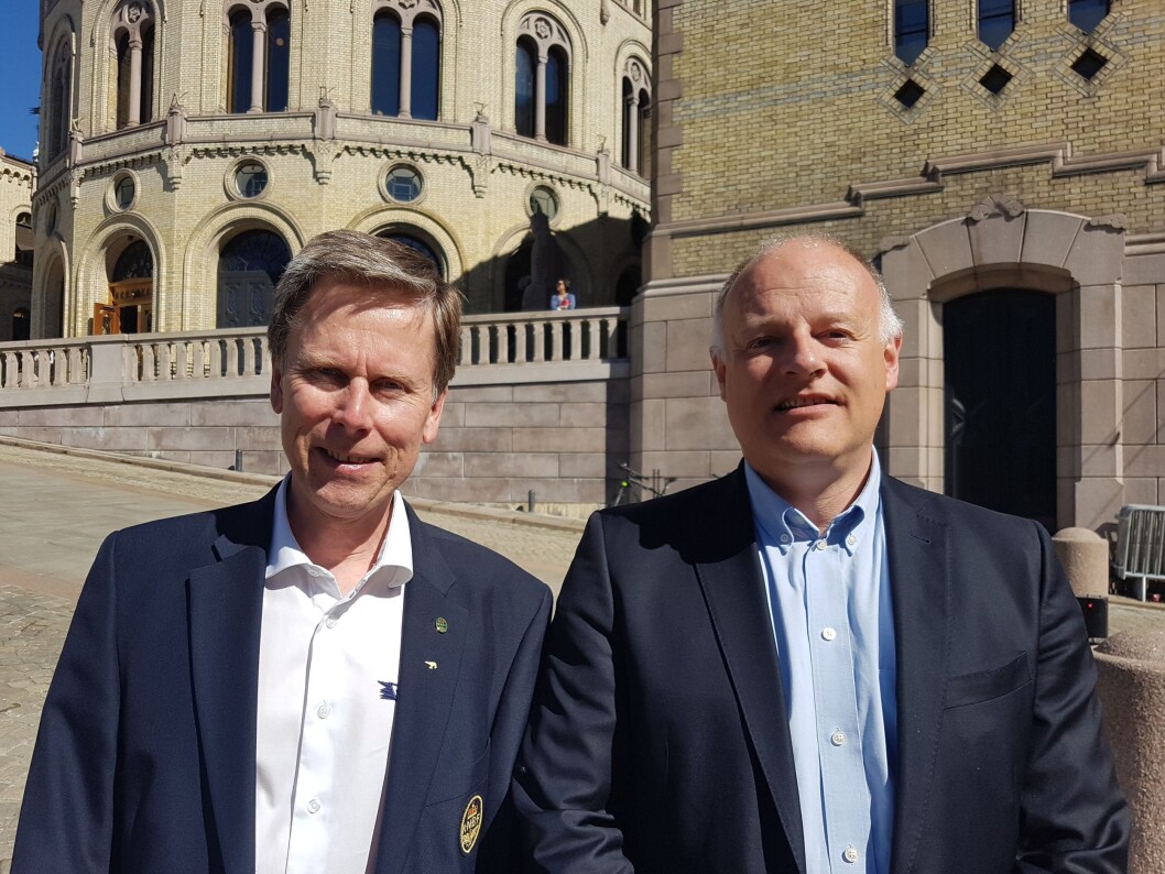 SKULLE GJERNE SETT FLERE POLITIKERE: Endre Solvang i KNBF (t.v.) og Peter Larsen i KNS. SKULLE GJERNE SETT FLERE POLITIKERE: Endre Solvang i KNBF (t.v.) og Peter Larsen i KNS.