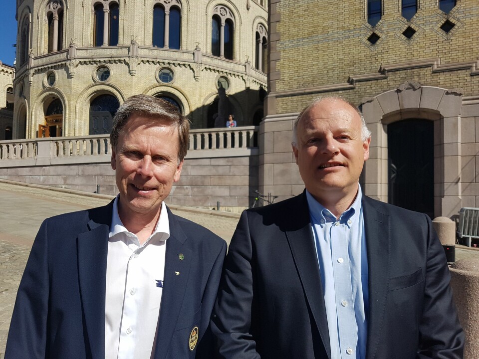 SKULLE GJERNE SETT FLERE POLITIKERE: Endre Solvang i KNBF (t.v.) og Peter Larsen i KNS.