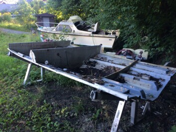 STORT: Problemet med båt som avfall er å få det i håndterbar størrelse. Her er en daycruiser kappet opp i biter og kjørt vekk av eieren, en løsning fra en som tok ansvar. STORT: Problemet med båt som avfall er å få det i håndterbar størrelse. Her er en daycruiser kappet opp i biter og kjørt vekk av eieren, en løsning fra en som tok ansvar.