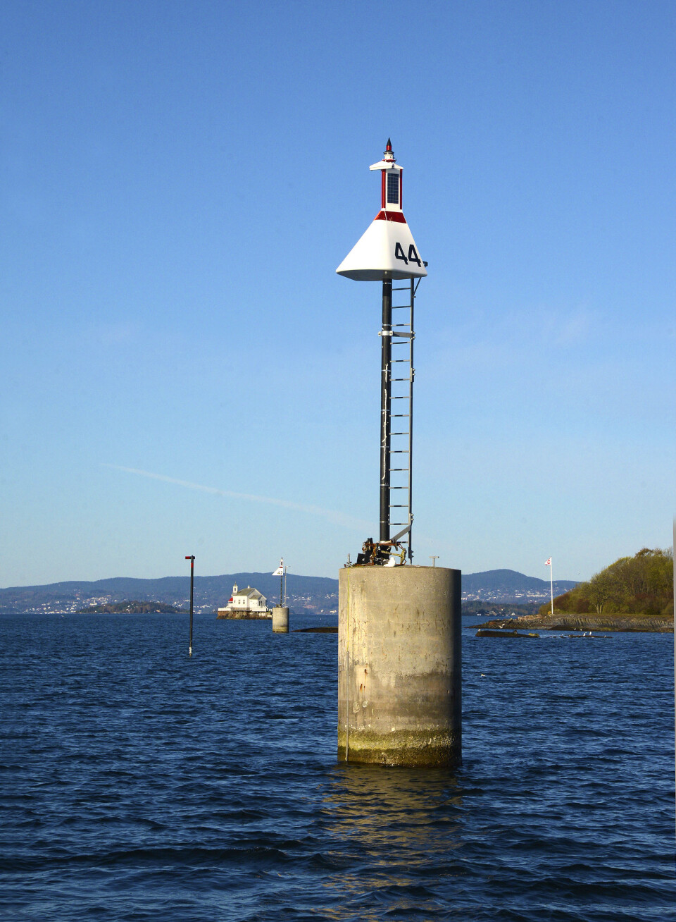 NYTT: Indre Oslofjord har fått 48 HIB-merker som skal gjøre det enklere å navigere om natten. NYTT: Indre Oslofjord har fått 48 HIB-merker som skal gjøre det enklere å navigere om natten.