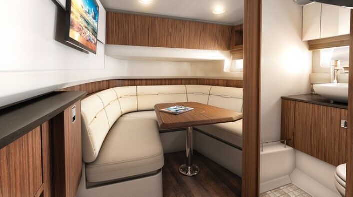 SEA RAY SLX 400: Plassutnyttelsen er enorm. SEA RAY SLX 400: Plassutnyttelsen er enorm.