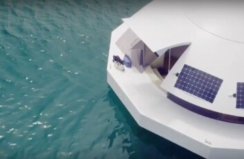 Solkraft gjør båten selvforsynt med energi. Solkraft gjør båten selvforsynt med energi.