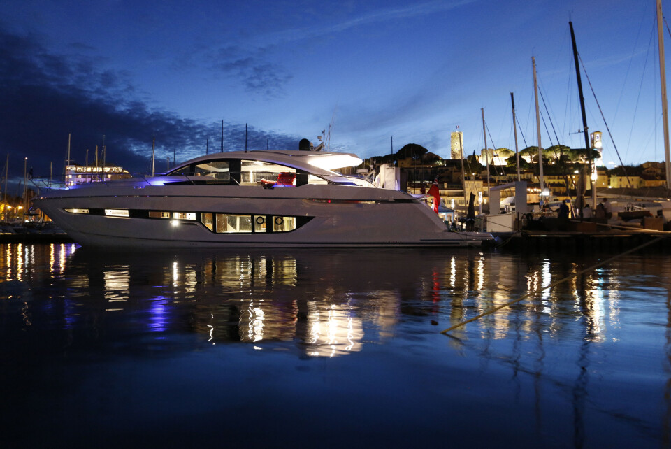 Den italienske superyacht-desigeren Alberto Mancini har designet Fairline Targa 63 GTO i samarbeide med nederlandske Vripack. Nautic Norway, som er norsk forhandler, forteller at prisen for Targa 63 GTO begynner på om lag 17.5 mllioner kroner ... Den italienske superyacht-desigeren Alberto Mancini har designet Fairline Targa 63 GTO i samarbeide med nederlandske Vripack. Nautic Norway, som er norsk forhandler, forteller at prisen for Targa 63 GTO begynner på om lag 17.5 mllioner kroner ...