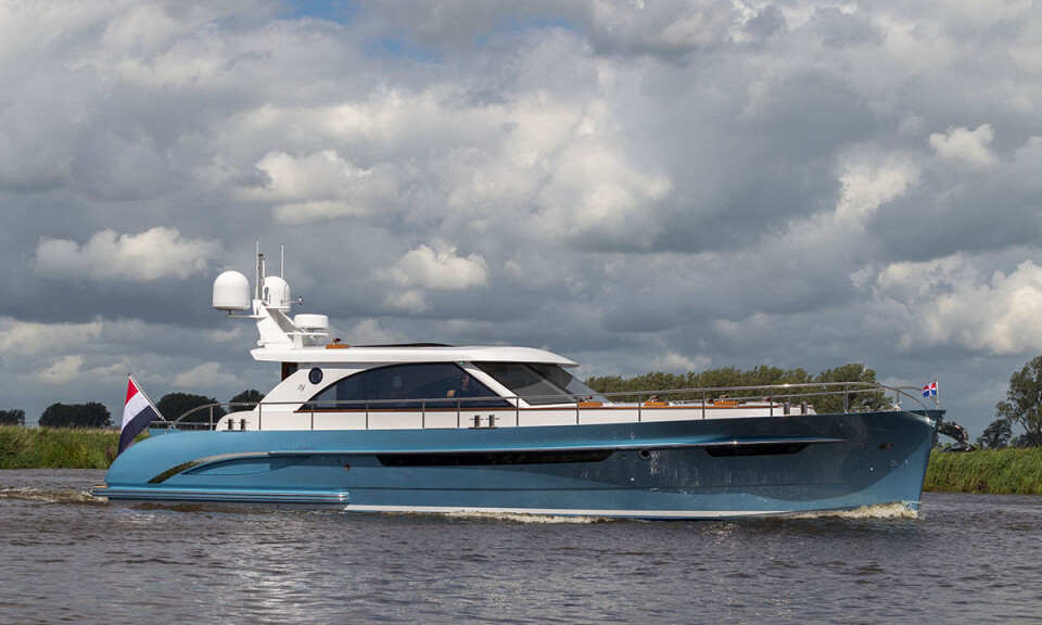 Serious Yachts Brightly 1530 Nederlandsk håndverk Denne lille yachten måler 15 meter, veier hele 35 tonn, og er bygget i stål. Overbygget er i fem millimeter stål, mens skroget er seks millimeter, og da blir det mye vekt. Kvaliteten er for øvrig mye ... Serious Yachts Brightly 1530 Nederlandsk håndverk Denne lille yachten måler 15 meter, veier hele 35 tonn, og er bygget i stål. Overbygget er i fem millimeter stål, mens skroget er seks millimeter, og da blir det mye vekt. Kvaliteten er for øvrig mye ...
