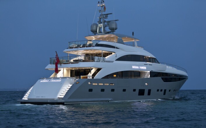 SELGER: Princess har suksess med store yachter. SELGER: Princess har suksess med store yachter.