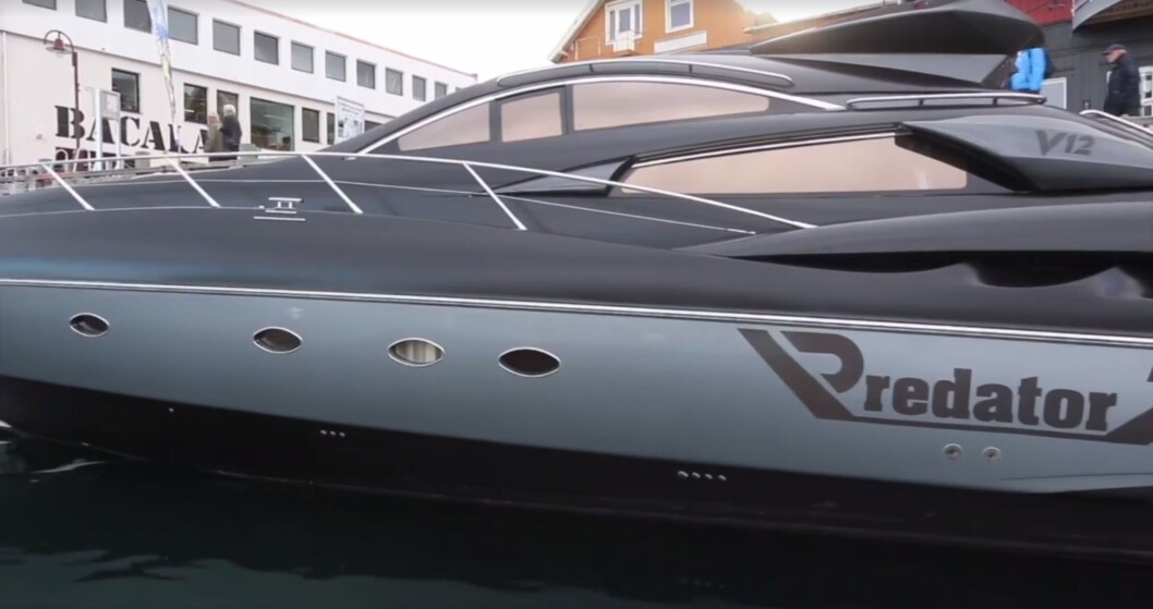 BATMAN-BÅT: En foliert Sunseeker Predator 75. BATMAN-BÅT: En foliert Sunseeker Predator 75.