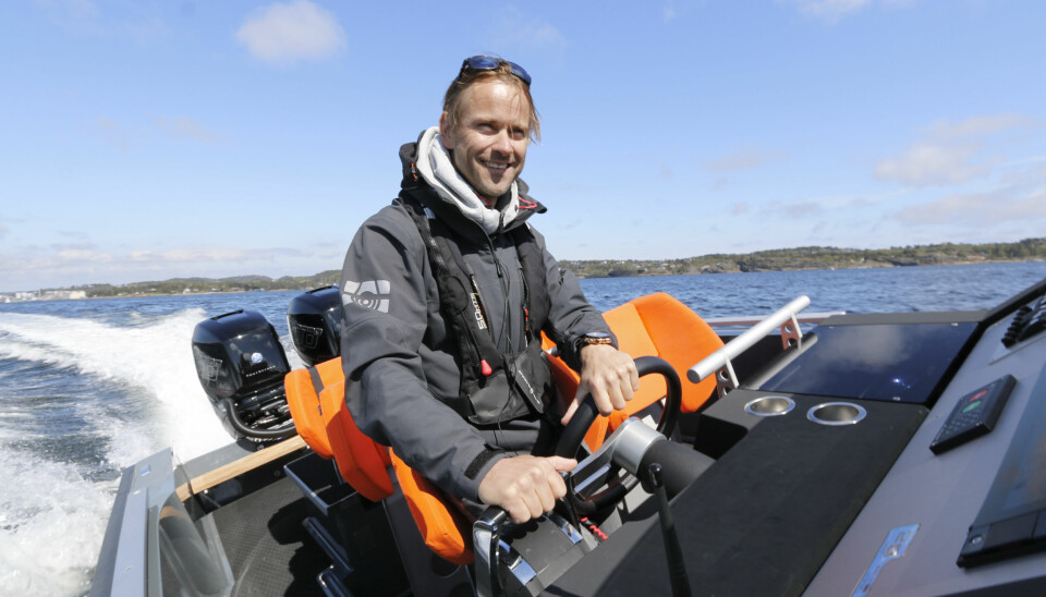 UTSTYRET: Fest dødmannsknappen rundt beinet så har du hendene fri til å trimme, gasse og styre, råder hurtigbåtekspert Pål Virik Nilsen.