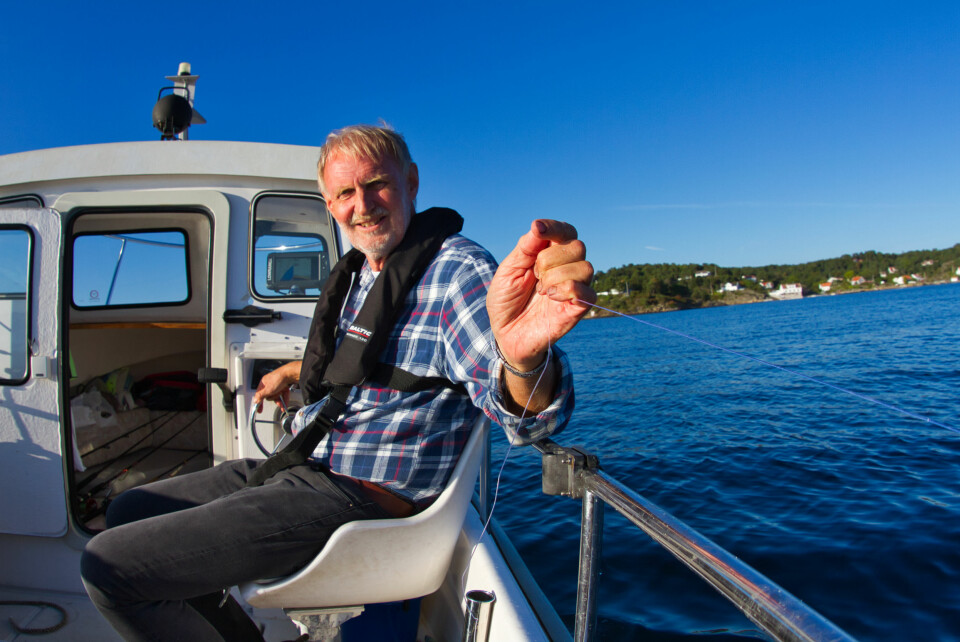 FÅR ALDRI NOK: Arild Boye fra Arendal har fisket makrell i en mannsalder.