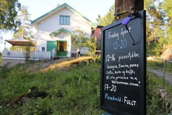 BEDEHUS BLE PIZZAHUS: Italiensk restaurant på Sandøya. BEDEHUS BLE PIZZAHUS: Italiensk restaurant på Sandøya.