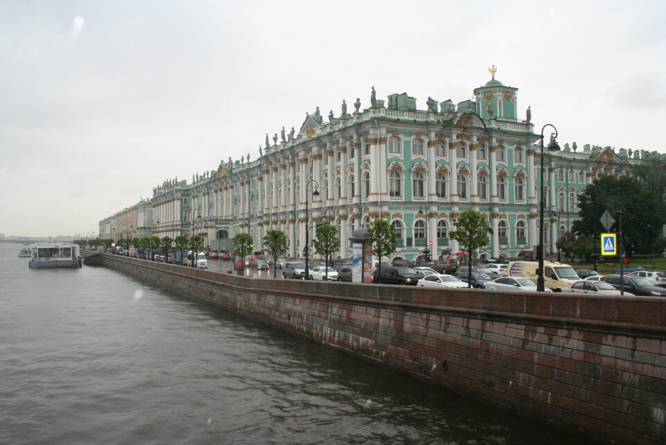 IMPONERENDE BYGGVERK: Eremitasjen med Vinterpalasset i St. Petersburg. Dette er et statlig museum med seks bygninger, hvorav Eremitasjen er det mest kjente. Foto: Privat.