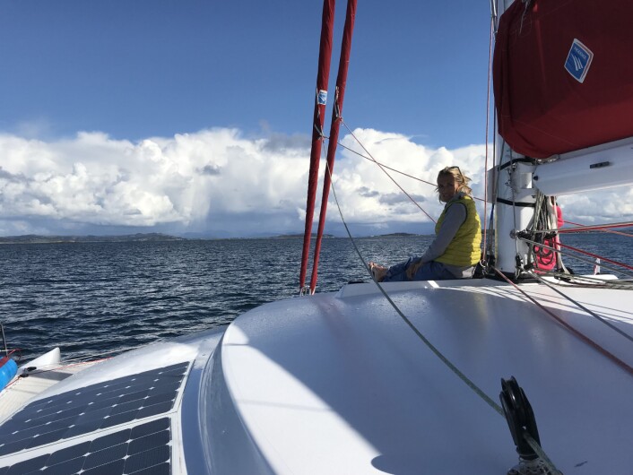 IMPONERT: Barbara Bruneel på fordekket, med kurs Kvitsøy vest for Stavanger. IMPONERT: Barbara Bruneel på fordekket, med kurs Kvitsøy vest for Stavanger.