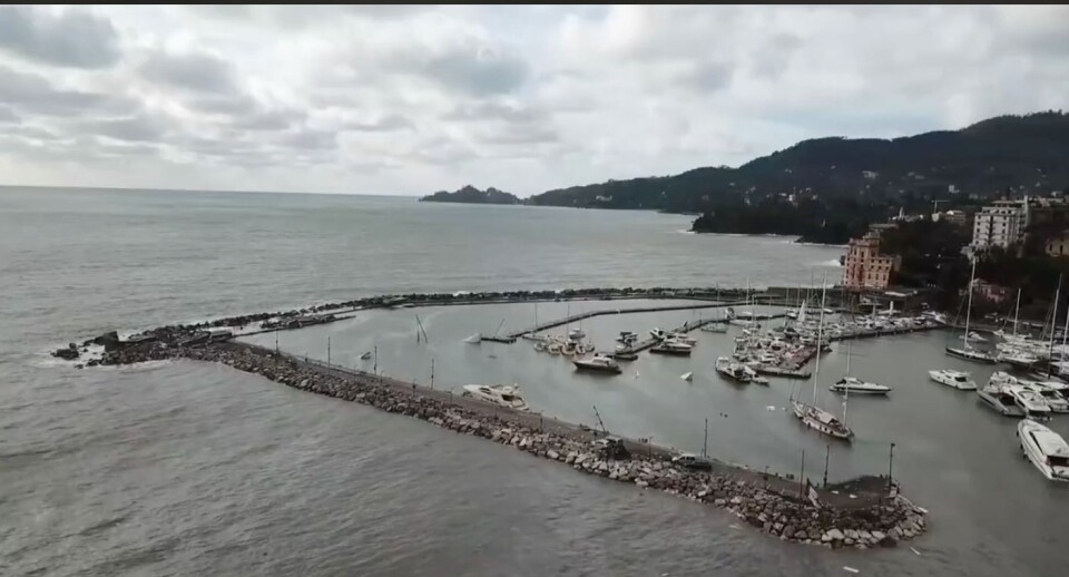 ØDELEGGELSER: Nesten 200 båter ble skadet av kraftig storm i Rapallo denne uken.