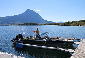 På ferietur i småbåt langs Helgelandskysten