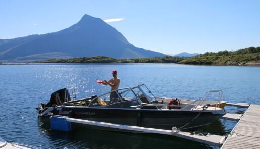 På ferietur i småbåt langs Helgelandskysten