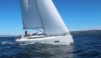 SEIL: Bavaria C45 under test i 10 m/s vind i Indre Oslofjord. SEIL: Bavaria C45 under test i 10 m/s vind i Indre Oslofjord.