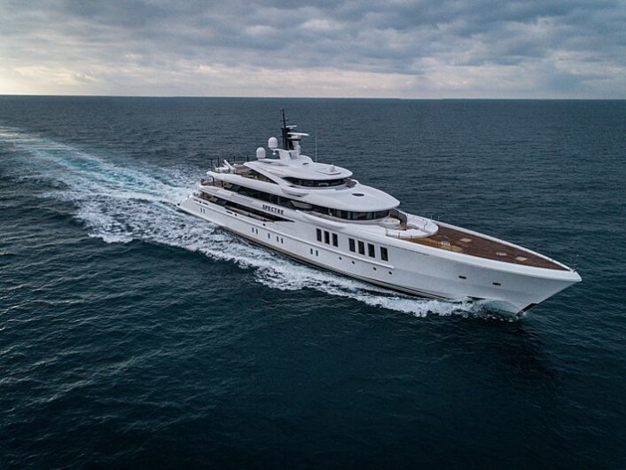 227 FOT: FØRERPLASS: Superyachten Benetti Spectre 69M. 227 FOT: FØRERPLASS: Superyachten Benetti Spectre 69M.