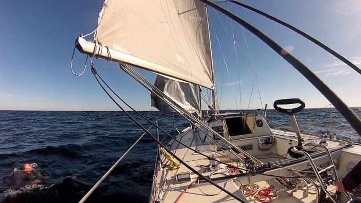 VIRKET IKKE: Vesten blåste seg ikke opp da Vidar Moe falt i vannet i Skagerrak sist sommer. VIRKET IKKE: Vesten blåste seg ikke opp da Vidar Moe falt i vannet i Skagerrak sist sommer.