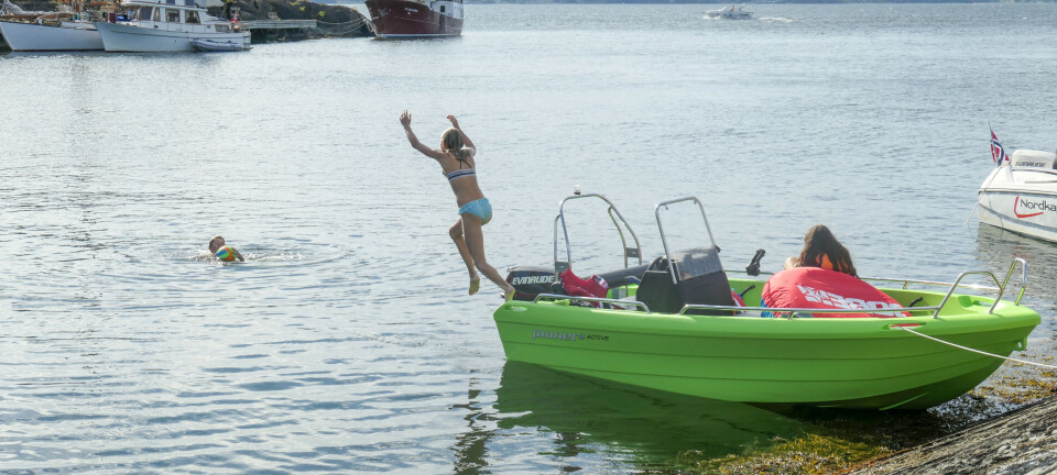 Med rykende fersk båt på hengeren
