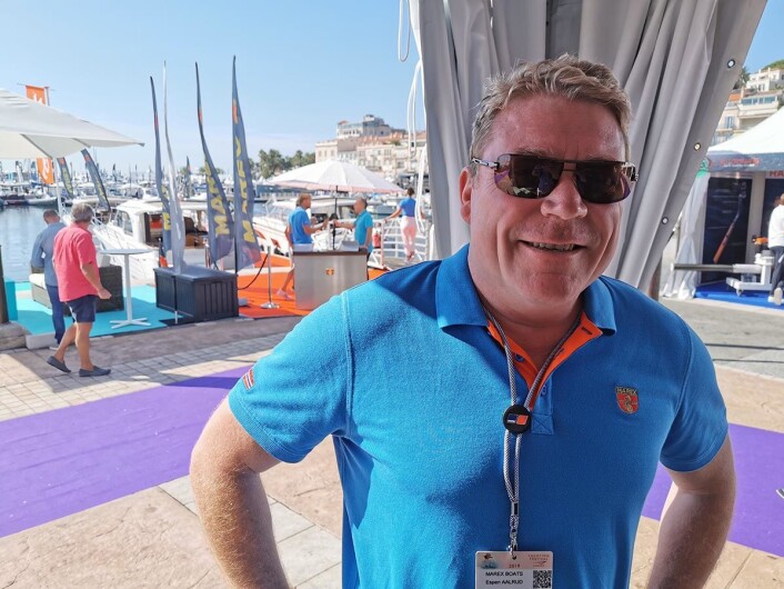 STOR STAND: Espen Aalrud er svært fornøyd med egen brygge på Cannes Yachting Festival. STOR STAND: Espen Aalrud er svært fornøyd med egen brygge på Cannes Yachting Festival.