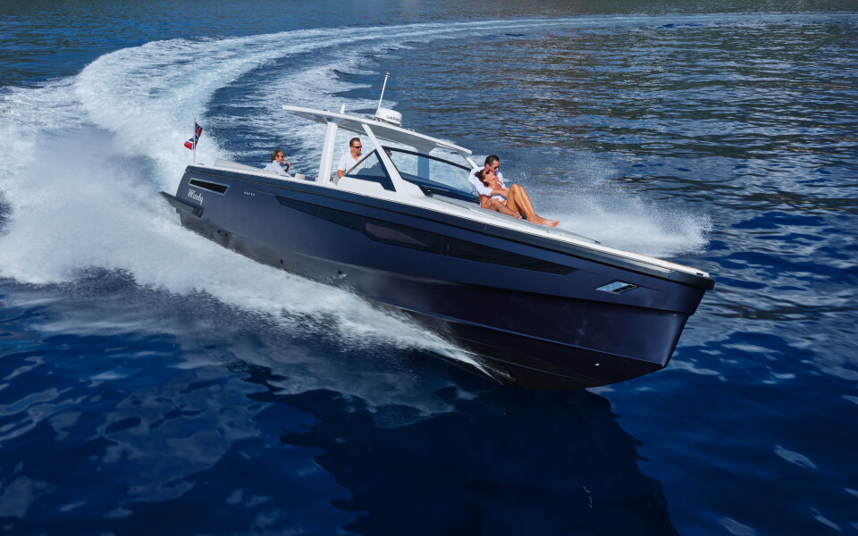 WINDY SR 44 BLACKHAWK: Båten ble lansert på Cannes Yachting Festival. WINDY SR 44 BLACKHAWK: Båten ble lansert på Cannes Yachting Festival.