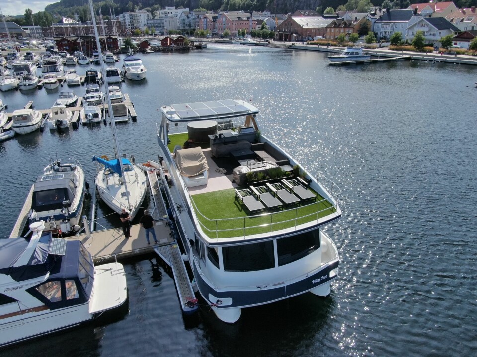 BÅTPLASS: En katamaran tar litt mer plass enn tradisjonelle båter.