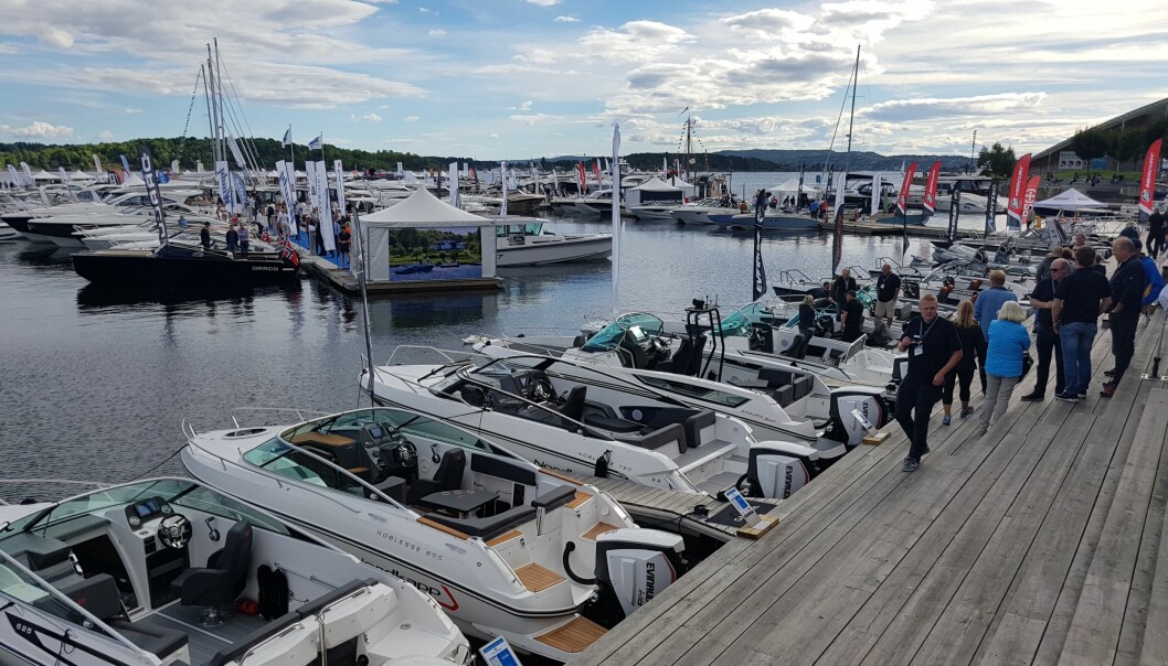 BÅTER I SJØEN: Norges største flytende båtmesse.