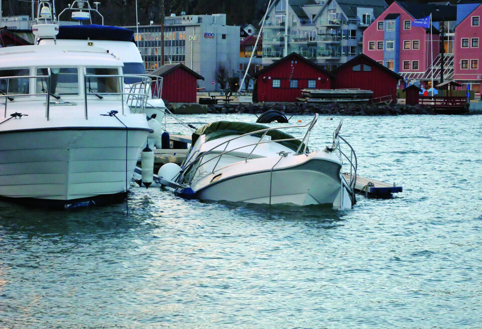 FORTØY RIKTIG: Småbåthavna i Holmestrand opplevde vinterstormen i fjor, og flere båter sank på grunn av dårlig fortøyning. Foto: Danielle Rolim de Gois Finsrud.