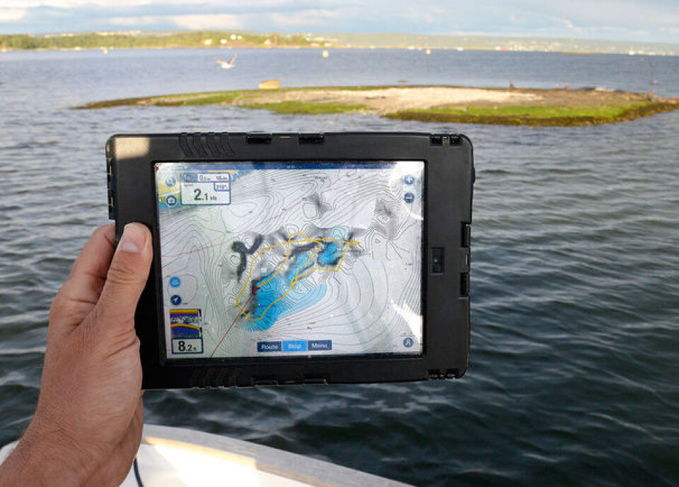 NETTBRETT: For noen tusenlapper får du dybdedata rett inn i kartet. Alt som kreves er Navionics appen og Vexilar iSonar Phone. Internet of things har også kommet i båter.