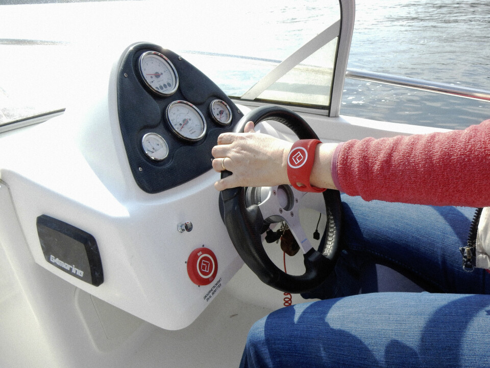 ARMBÅND: WiMEA er et trådløs sikkerhetssystem som gjør at motoren stopper om føreren havner i vannet.