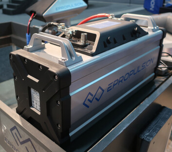 STRØM: De større motorene har ett større batteri, plassert i båten. Dette er på 3kWh, og veier 31 kg. STRØM: De større motorene har ett større batteri, plassert i båten. Dette er på 3kWh, og veier 31 kg.
