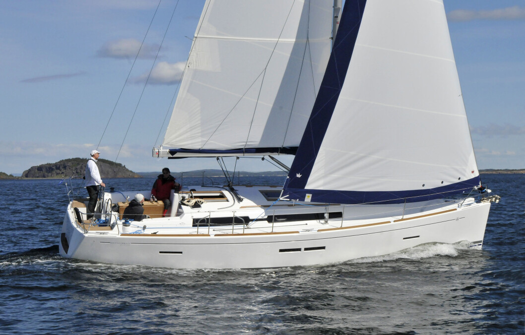 2011: Båten i rettsaken er en Dufour 405 fra 2011. SEILmagasinet testet båten i mai 2009, før papirene var i orden. 2011: Båten i rettsaken er en Dufour 405 fra 2011. SEILmagasinet testet båten i mai 2009, før papirene var i orden.