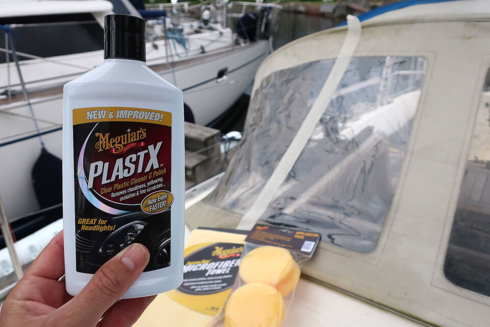 PRODUKTER: Det som skal til er en flaske PlastX, poleringspad og en mikrofiberklut.